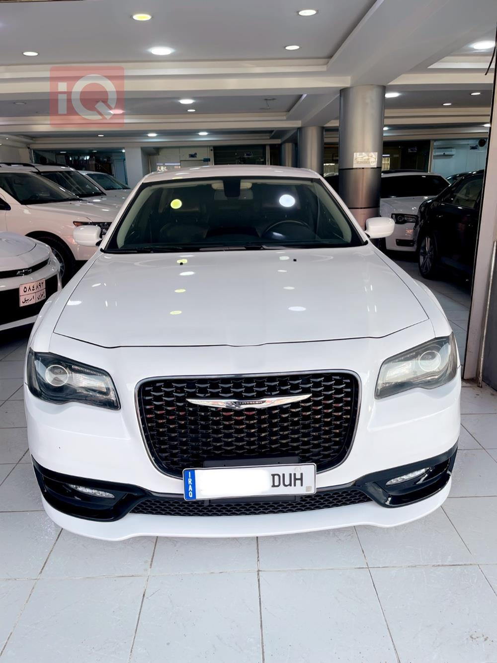 کرایسلەر 300